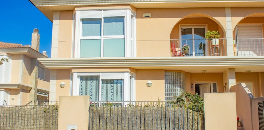 Villa Cambrils, Tarragona, Spanien 3 Schlafzimmer, 210 m2 Nr. 53623