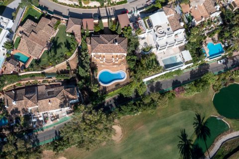 Villa zum Verkauf in El Herrojo, Malaga, Spanien 6 Schlafzimmer, 579 m2 Nr. 53578 - Foto 24