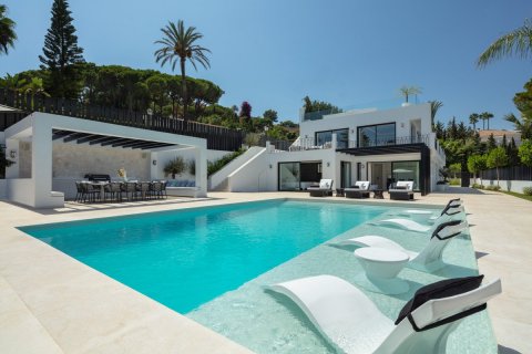 Villa zum Verkauf in Nueva Andalucia, Malaga, Spanien 5 Schlafzimmer, 447 m2 Nr. 53505 - Foto 1