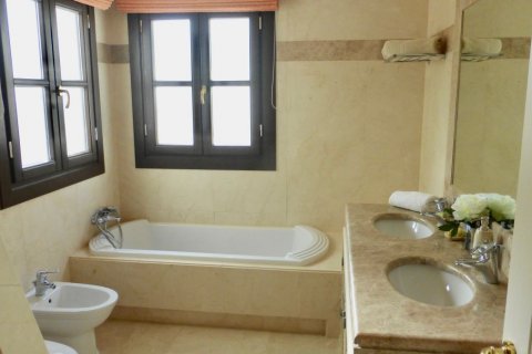 Villa zum Verkauf in Benahavis, Malaga, Spanien 6 Schlafzimmer, 950 m2 Nr. 53379 - Foto 25