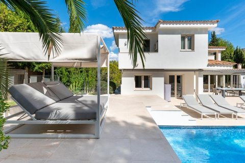 Villa zum Verkauf in Santa Ponsa, Mallorca, Spanien 4 Schlafzimmer, 350 m2 Nr. 53764 - Foto 2