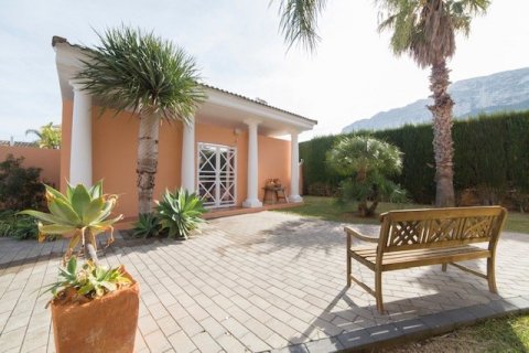 Villa zum Verkauf in Denia, Alicante, Spanien 6 Schlafzimmer, 700 m2 Nr. 53920 - Foto 1