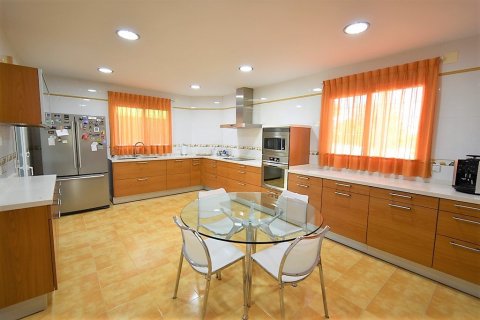 Villa zum Verkauf in L'Eliana, Valencia, Spanien 4 Schlafzimmer, 500 m2 Nr. 53904 - Foto 26
