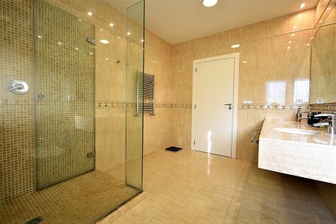 Villa zum Verkauf in L'Eliana, Valencia, Spanien 4 Schlafzimmer, 500 m2 Nr. 53904 - Foto 17