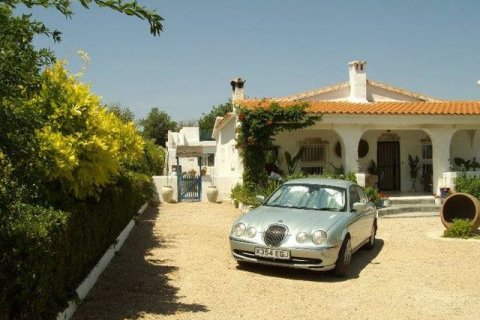Villa zum Verkauf in Turis, Valencia, Spanien 5 Schlafzimmer, 220 m2 Nr. 53939 - Foto 2