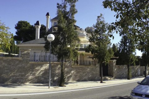 Villa zum Verkauf in Alicante, Spanien 11 Schlafzimmer, 1147 m2 Nr. 58943 - Foto 5