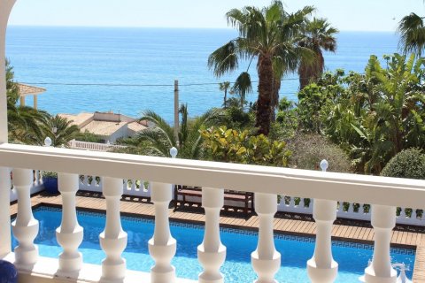 Villa zum Verkauf in El Campello, Alicante, Spanien 4 Schlafzimmer, 400 m2 Nr. 58953 - Foto 1
