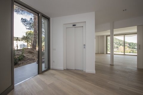 Villa zum Verkauf in Barcelona, Spanien 5 Schlafzimmer, 635 m2 Nr. 58527 - Foto 6