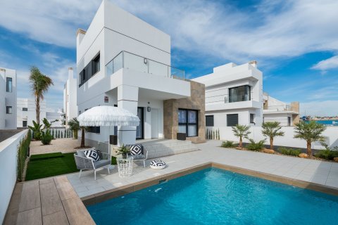 Villa zum Verkauf in Los Alcazares, Murcia, Spanien 3 Schlafzimmer, 194 m2 Nr. 58164 - Foto 1