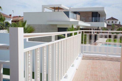 Villa zum Verkauf in Ciudad Quesada, Alicante, Spanien 6 Schlafzimmer, 450 m2 Nr. 58768 - Foto 9