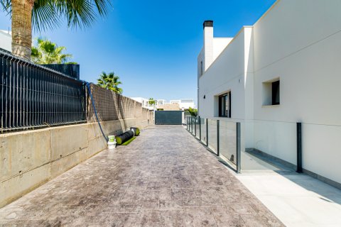 Villa zum Verkauf in Cabo Roig, Alicante, Spanien 5 Schlafzimmer, 430 m2 Nr. 58271 - Foto 3