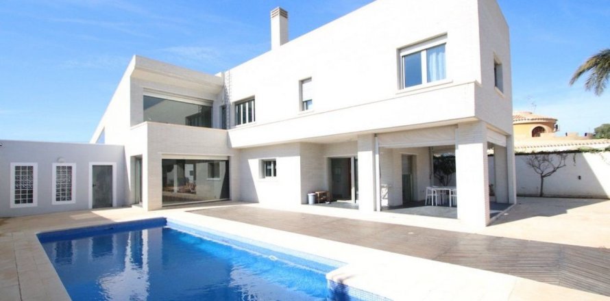 Villa in Torrevieja, Alicante, Spanien 5 Schlafzimmer, 299 m2 Nr. 59399