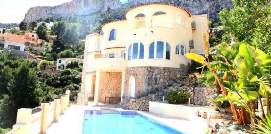 Villa in Calpe, Alicante, Spanien 4 Schlafzimmer, 260 m2 Nr. 59234