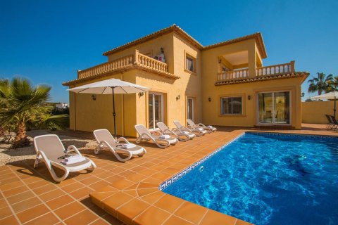 Villa zum Verkauf in Calpe, Alicante, Spanien 4 Schlafzimmer, 200 m2 Nr. 59328 - Foto 1