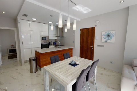 Villa zum Verkauf in Villamartin, Alicante, Spanien 2 Schlafzimmer, 100 m2 Nr. 58944 - Foto 5