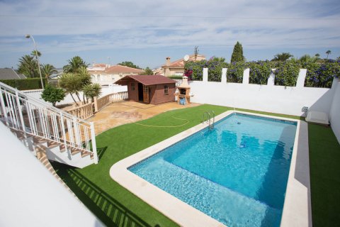 Villa zum Verkauf in Ciudad Quesada, Alicante, Spanien 6 Schlafzimmer, 450 m2 Nr. 58768 - Foto 7
