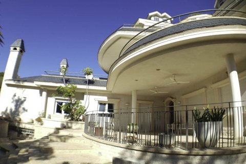 Villa zum Verkauf in Alicante, Spanien 11 Schlafzimmer, 1147 m2 Nr. 58943 - Foto 3
