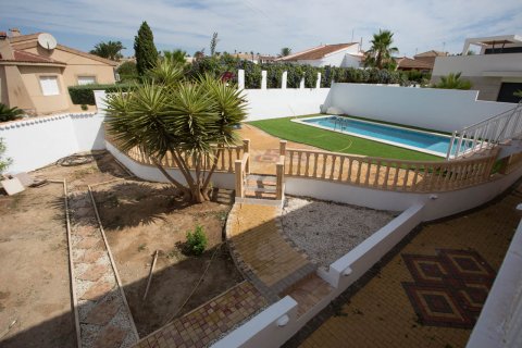 Villa zum Verkauf in Ciudad Quesada, Alicante, Spanien 6 Schlafzimmer, 450 m2 Nr. 58768 - Foto 10