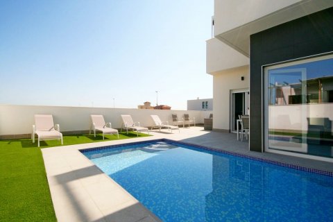 Villa zum Verkauf in Daya Vieja, Alicante, Spanien 3 Schlafzimmer, 125 m2 Nr. 58808 - Foto 1