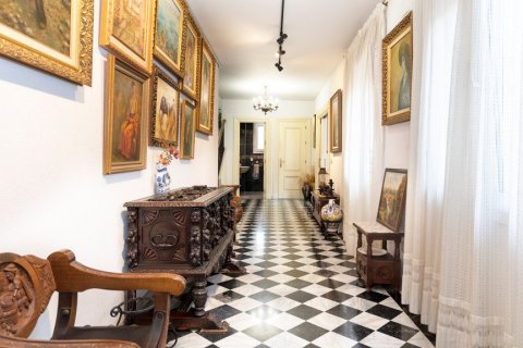 Villa zum Verkauf in Malaga, Spanien 11 Schlafzimmer, 1.03 m2 Nr. 3657 - Foto 11