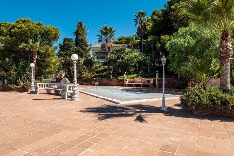 Villa zum Verkauf in Malaga, Spanien 5 Schlafzimmer, 629 m2 Nr. 3652 - Foto 9