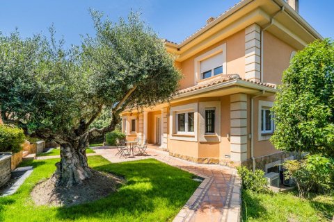 Villa zum Verkauf in Las Rozas de Madrid, Madrid, Spanien 5 Schlafzimmer, 647 m2 Nr. 62106 - Foto 4