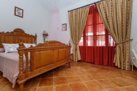 Villa zum Verkauf in Estepona, Malaga, Spanien 4 Schlafzimmer, 260 m2 Nr. 61955 - Foto 8