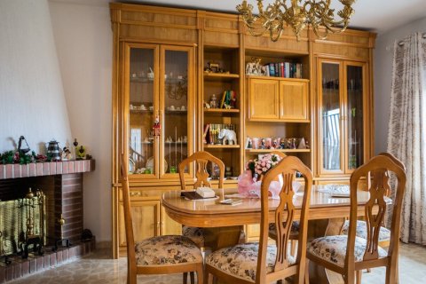 Villa zum Verkauf in El Boalo, Madrid, Spanien 7 Schlafzimmer, 311 m2 Nr. 62042 - Foto 7