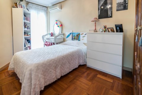 Villa zum Verkauf in Madrid, Spanien 7 Schlafzimmer, 235 m2 Nr. 3348 - Foto 17