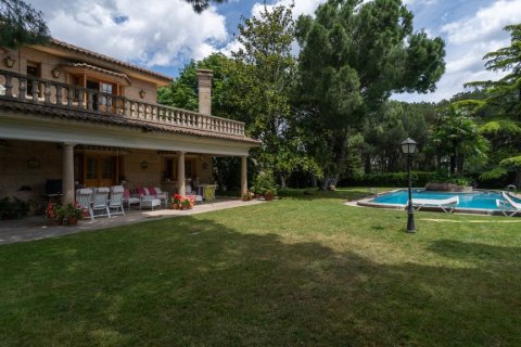 Villa zum Verkauf in Majadahonda, Madrid, Spanien 5 Schlafzimmer, 600 m2 Nr. 3597 - Foto 2