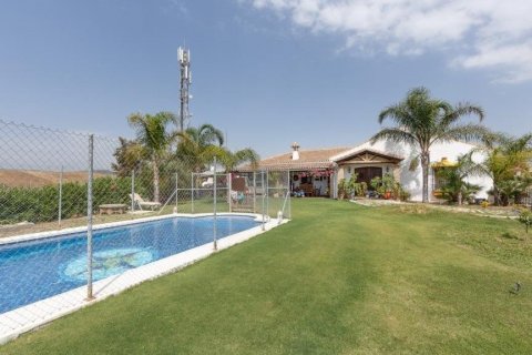Villa zum Verkauf in Estepona, Malaga, Spanien 4 Schlafzimmer, 260 m2 Nr. 61955 - Foto 2