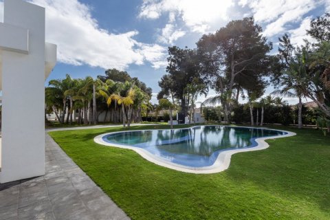 Villa zum Verkauf in San Roque, Cadiz, Spanien 8 Schlafzimmer, 1.6 m2 Nr. 3270 - Foto 5