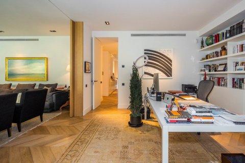 Wohnung zum Verkauf in Madrid, Spanien 5 Schlafzimmer, 408 m2 Nr. 61266 - Foto 15