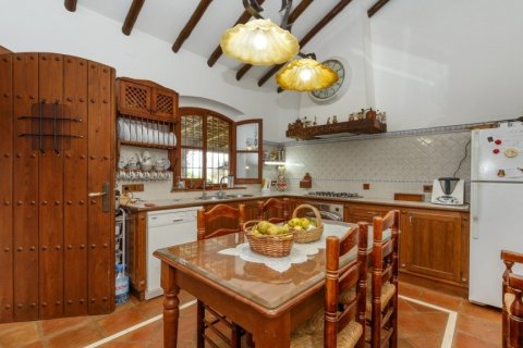 Villa zum Verkauf in Estepona, Malaga, Spanien 4 Schlafzimmer, 260 m2 Nr. 61955 - Foto 10
