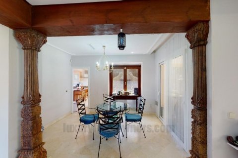 Villa zum Verkauf in Marbella, Malaga, Spanien 4 Schlafzimmer, 328.86 m2 Nr. 62353 - Foto 9