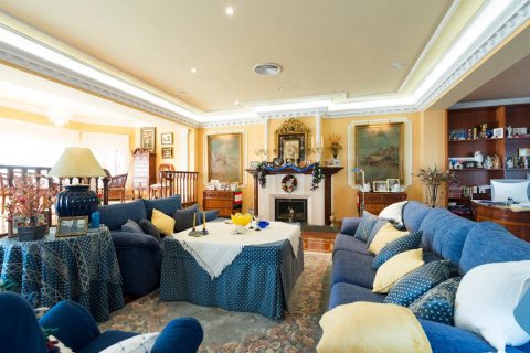 Villa zum Verkauf in Malaga, Spanien 6 Schlafzimmer, 2.15 m2 Nr. 3651 - Foto 15
