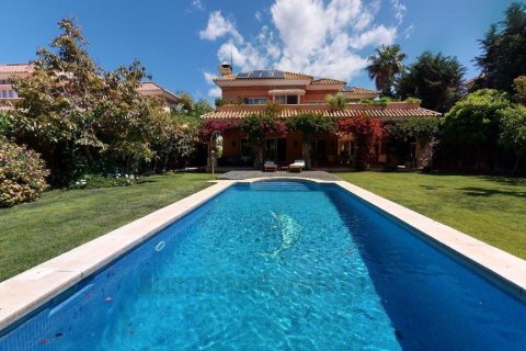 Villa zum Verkauf in Marbella, Malaga, Spanien 4 Schlafzimmer, 328.86 m2 Nr. 62353 - Foto 2
