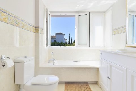 Villa zum Verkauf in Marbella, Malaga, Spanien 4 Schlafzimmer, 328.86 m2 Nr. 62353 - Foto 8