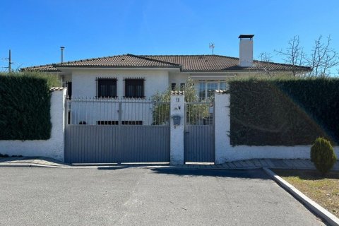 Villa zum Verkauf in El Escorial, Madrid, Spanien 4 Schlafzimmer, 435 m2 Nr. 62010 - Foto 2