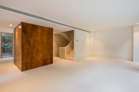 Villa zum Verkauf in Madrid, Spanien 5 Schlafzimmer, 376 m2 Nr. 62377 - Foto 23