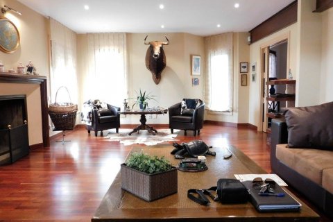 Villa zum Verkauf in San Agustin del Guadalix, Madrid, Spanien 9 Schlafzimmer, 815 m2 Nr. 3326 - Foto 6