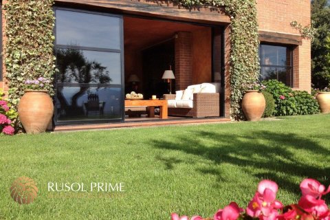 Villa en venta en Barcelona, España 4 dormitorios, 350 m2 No. 8764 - foto 7