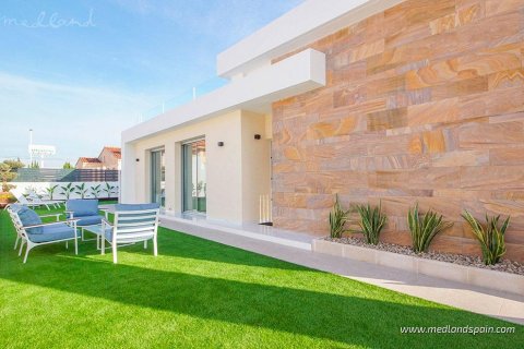 Villa en venta en Torrevieja, Alicante, España 3 dormitorios, 94 m2 No. 9129 - foto 4