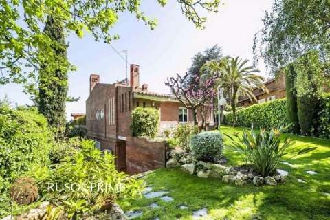 Villa en venta en Cabrils, Barcelona, España 4 dormitorios, 400 m2 No. 8796 - foto 3