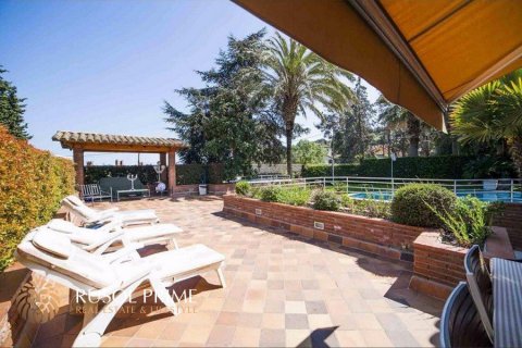Villa en venta en Cabrils, Barcelona, España 4 dormitorios, 400 m2 No. 8796 - foto 13