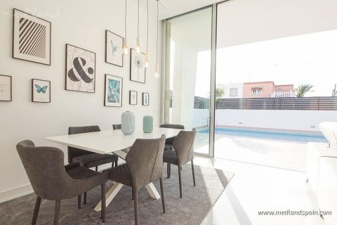Villa en venta en Torrevieja, Alicante, España 3 dormitorios, 94 m2 No. 9129 - foto 7