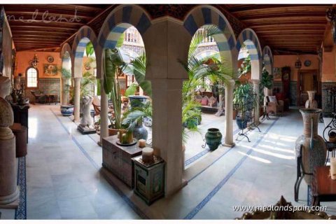 Villa en venta en Villamartin, Alicante, España 5 dormitorios, 642 m2 No. 9405 - foto 7