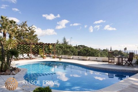 Villa en venta en Caldes d'Estrac, Barcelona, España 5 dormitorios, 360 m2 No. 8816 - foto 8
