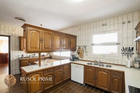 Villa en venta en Sant Andreu de Llavaneres, Barcelona, España 4 dormitorios, 400 m2 No. 8782 - foto 15