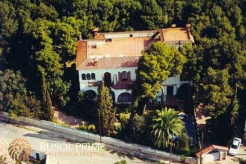 Villa en venta en Castelldefels, Barcelona, España 1000 m2 No. 8845 - foto 1